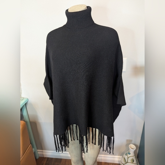 Elegant Black Fringe Poncho Turtle Neck sweater With Sleeves One Size - Picture 3 of 11